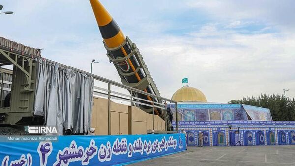 Иран запустил сверхтяжелые ракеты Хорремшехр-4 по Израилю, сообщает иранское гостелевидение