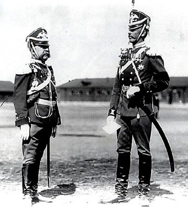 Полковник Евгений Каяндер и генерал-майор Фёдор Келлер. Фото сделано между 1907 и 1910 годами