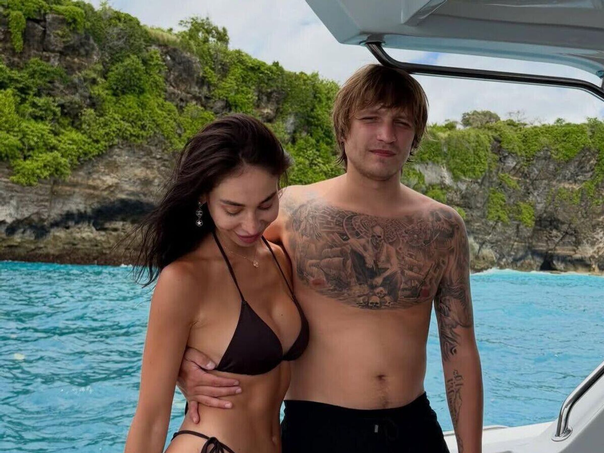 Игорь Комаров на Бали до похищения со своей девушкой Евой Мишаловой - РИА Новости, 1920, 09.03.2026