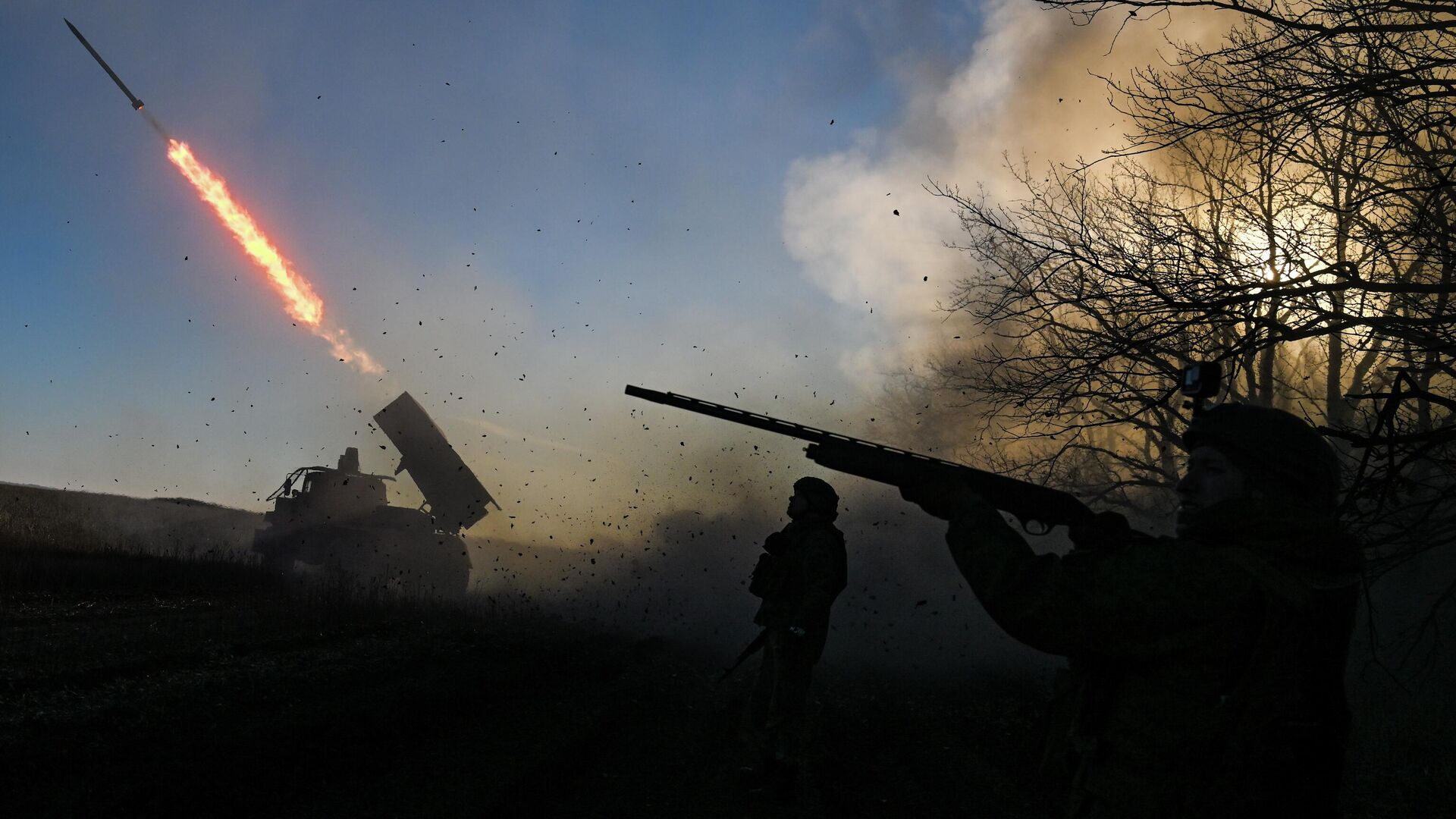 Боевая работа расчета РСЗО Град группировки войск Центр на Днепропетровском направлении СВО - РИА Новости, 1920, 12.03.2026