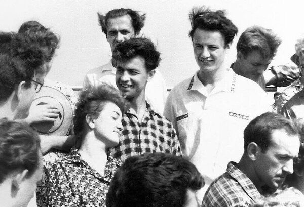 Шевченковское шествие 1961 году в Одессе. В центре Лесь Танюк, за ним Василь Симоненко, рядом Владимир Яворивский, ниже - Нелли Корниенко 