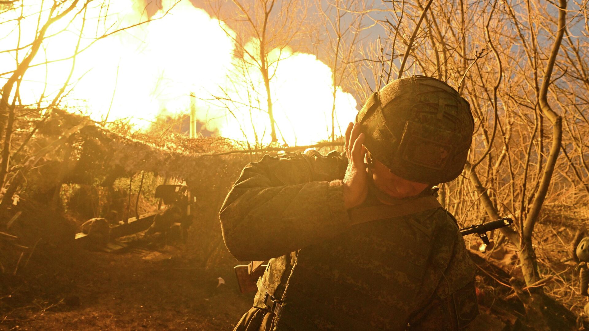 Боевая работа пушки Гиацинт-Б группировки войск Центр Боевая работа пушки Гиацинт-Б группировки войск Центр - РИА Новости, 1920, 20.03.2026