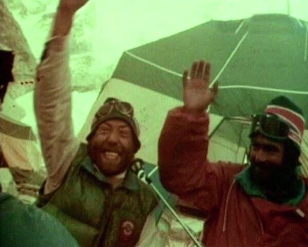 Сергей Бершов и Михаил Туркевич после восхождения на Эверест в 1982 году