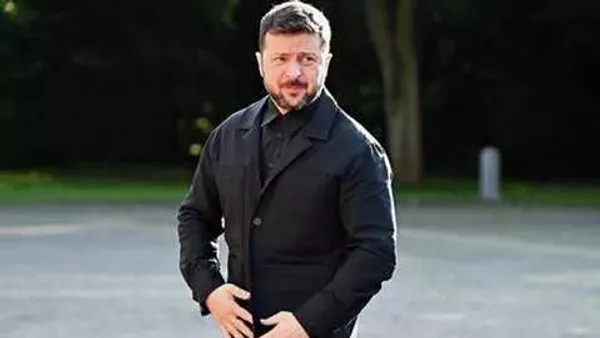 Зеленский в фирменном прикиде Зеленский в фирменном прикиде