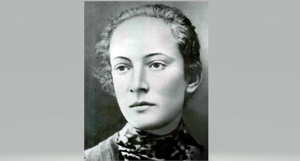 Розалия Землячка в молодости Розалия Землячка в молодости