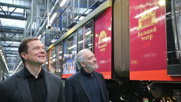Запуск поезда метро в честь 250-летия Большого театра в Москве Запуск поезда метро в честь 250-летия Большого театра в Москве