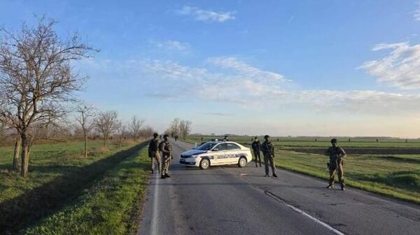 полиция Сербии на месте обнаружения бомбы