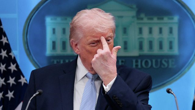 © REUTERS / Evan Vucci США решили поменяться с Ираном местами. Итоги 12 апреля