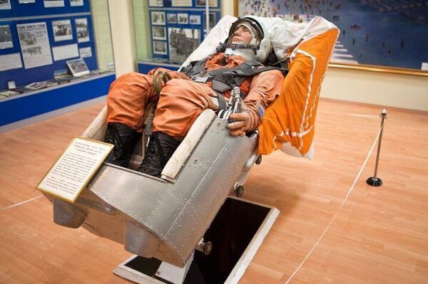 Космический манекен Иван Иванович