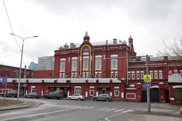 Административный корпус Московского казённого винного склада №1 (АО Московский завод Кристалл) на Самокатной (Новоблагословенной) улице в Москве