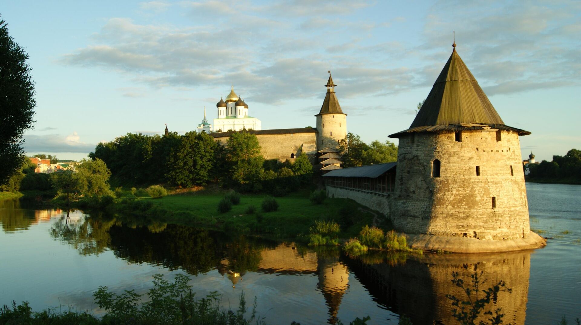 Псковский Кром (кремль) - РИА Новости, 1920, 16.04.2026