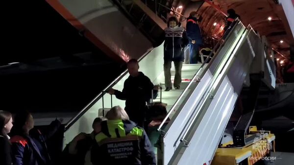 Кадры возвращения эвакуированных из Ливана в Москву россиян публикует МЧС