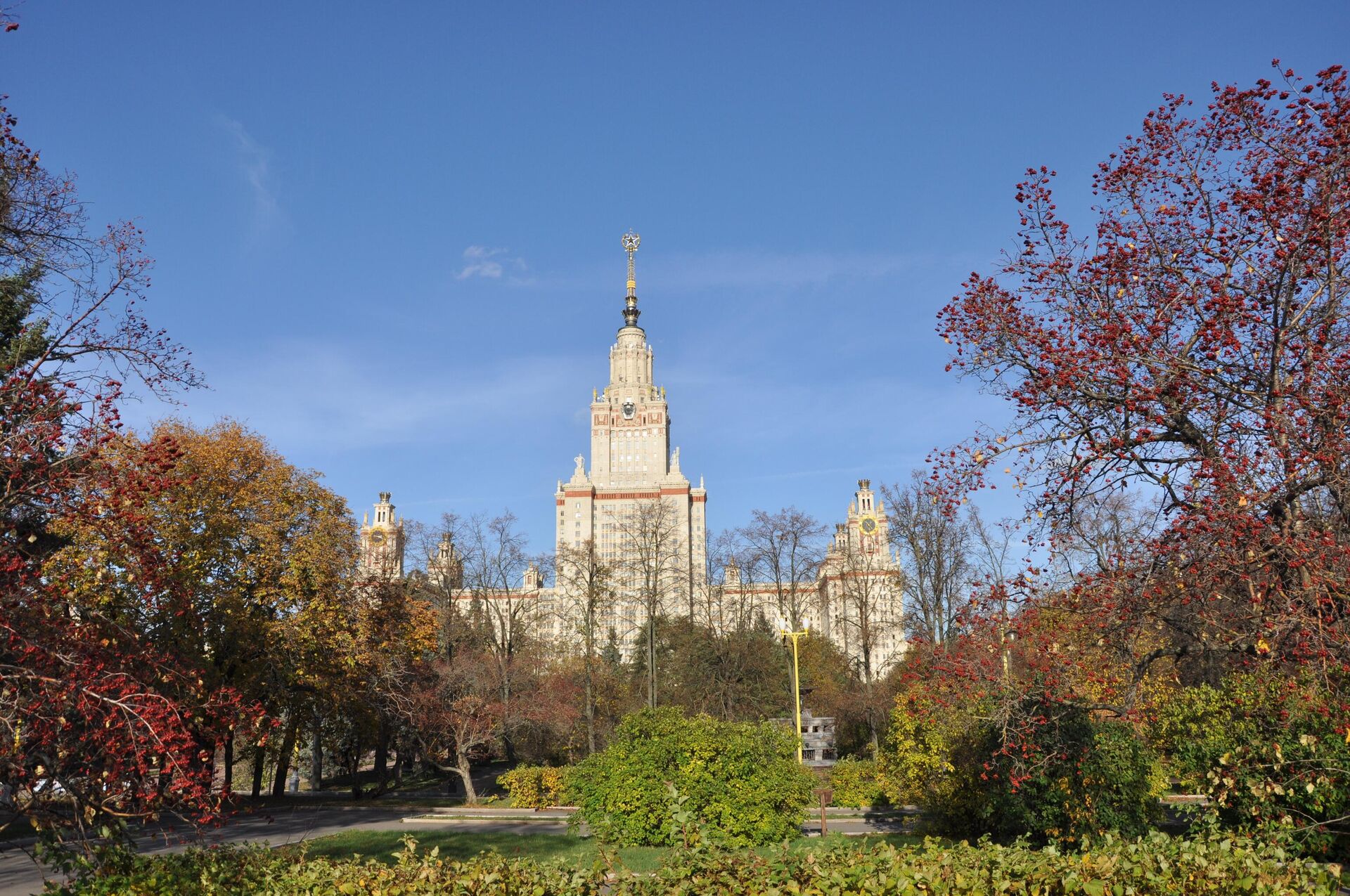 Главный корпус МГУ Главный корпус МГУ - РИА Новости, 1920, 24.04.2026