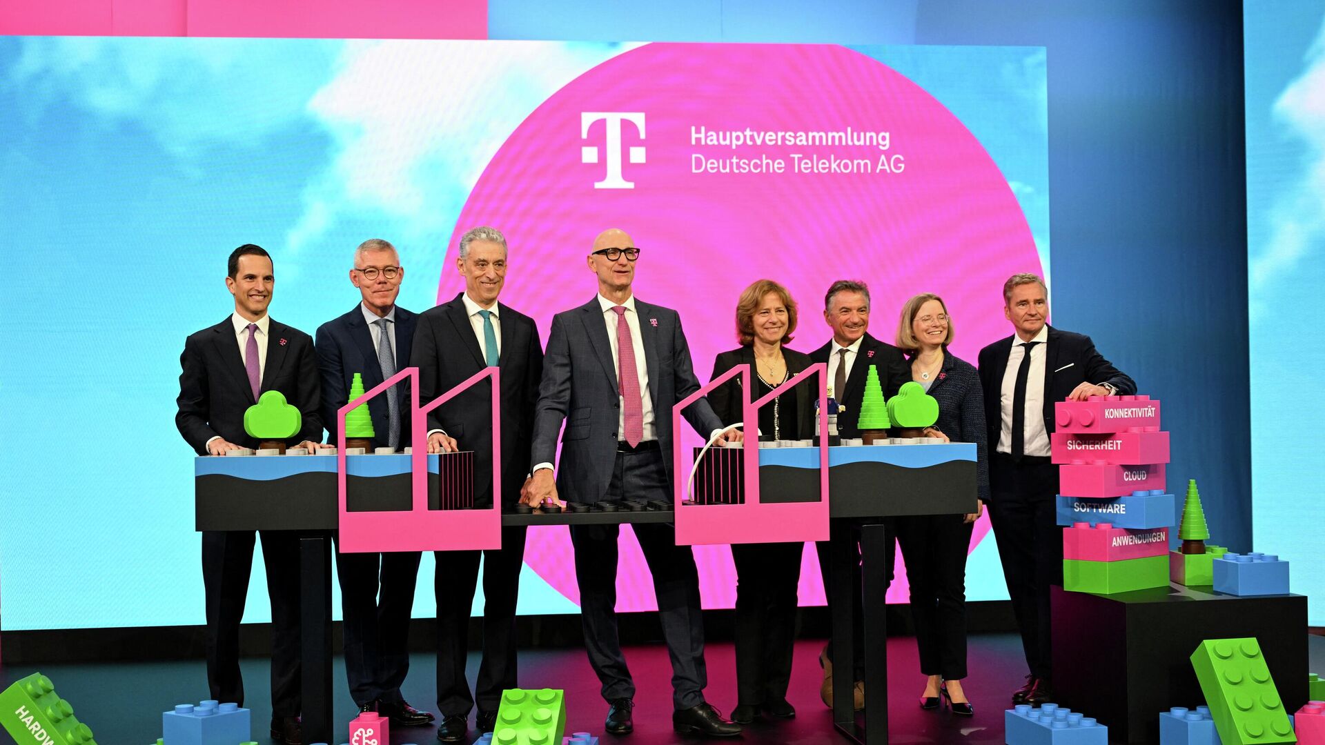   - РИА Новости, 1920, 27.04.2026