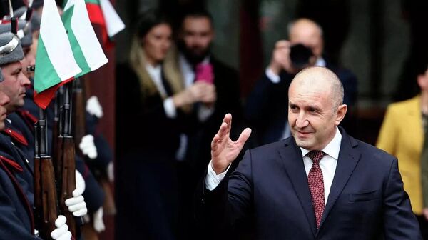 "Друг Путина", "Кошмар Украины", "привидение для Европы". Кто он, новый  премьер Болгарии Радев