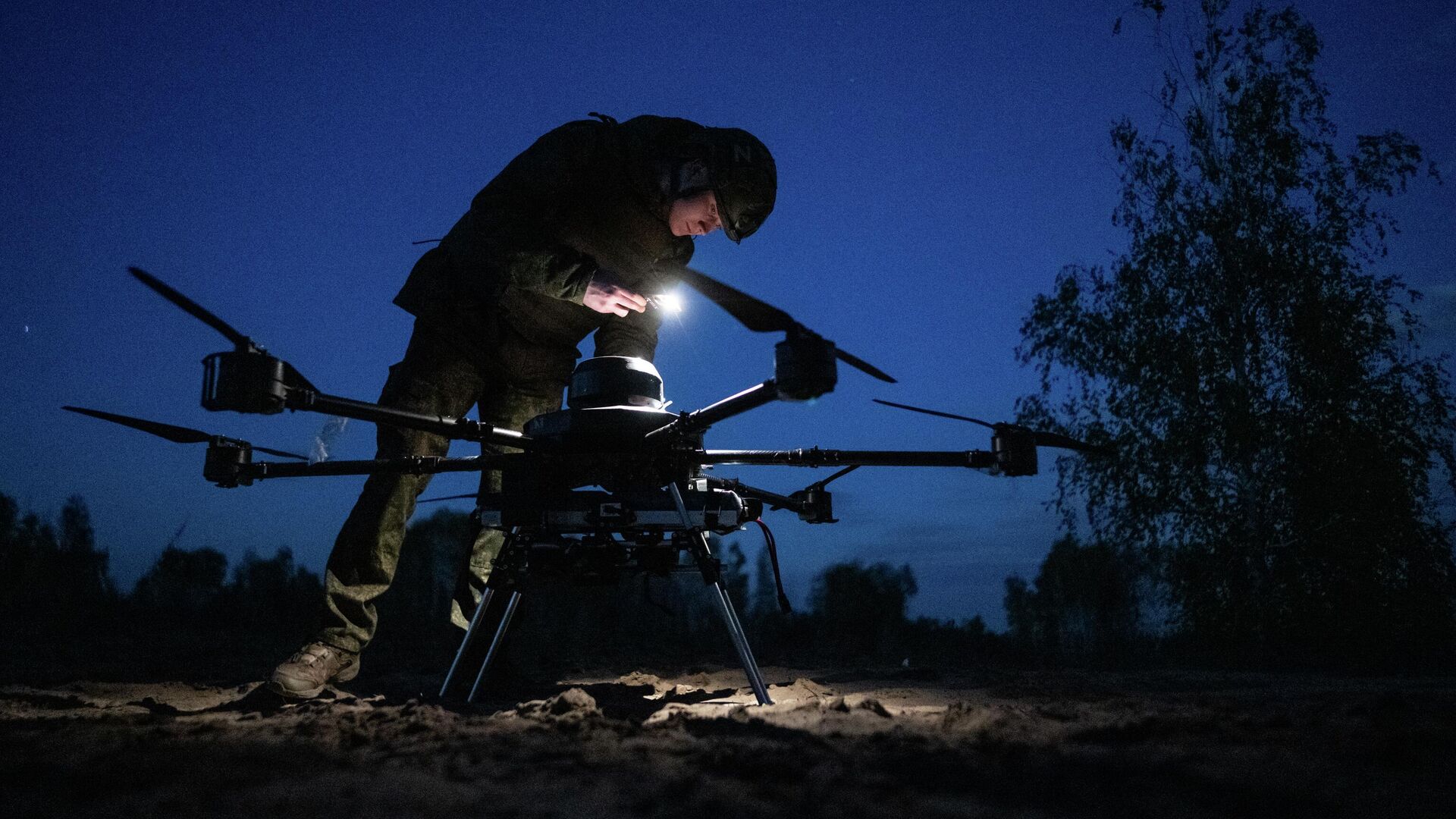 Боевая работа военнослужащих 59-ого танкового полка на Краснолиманском направлении - РИА Новости, 1920, 02.05.2026