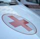 Красный крест на автомобиле скорой медицинской помощи