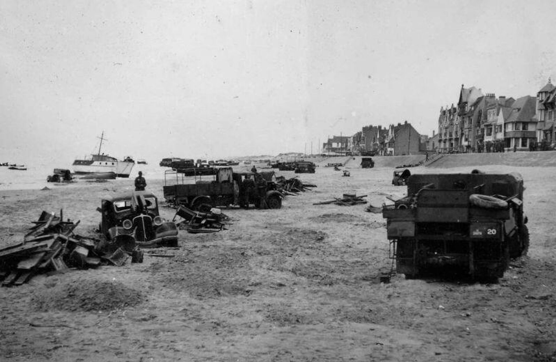 Дюнкерк, 1940 год. Брошенная техника - РИА Новости, 1920, 07.05.2026