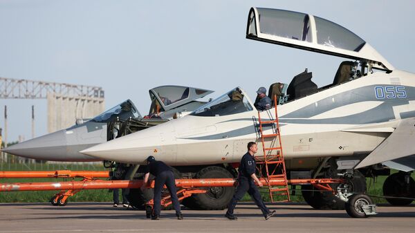 Первый полет двухместной версии истребителя пятого поколения Су-57