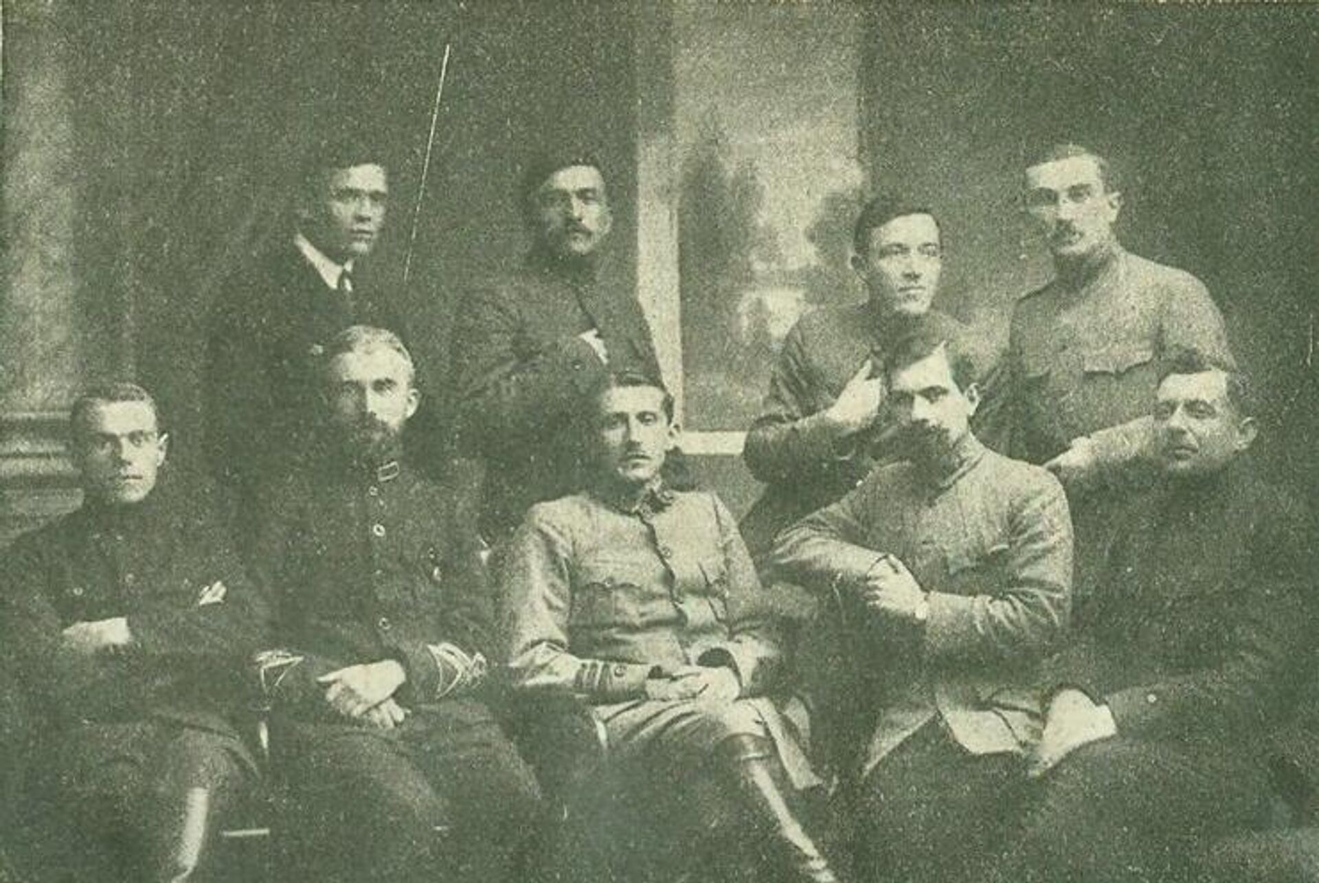 Штаб Сечевых Стрельцов в 1920 году. В первом ряду второй слева - Андрей Мельник, третий - Евгений Коновалец - РИА Новости, 1920, 25.05.2026