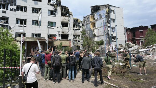 Иностранные журналисты посетили Старобельск в ЛНР Иностранные журналисты посетили Старобельск в ЛНР