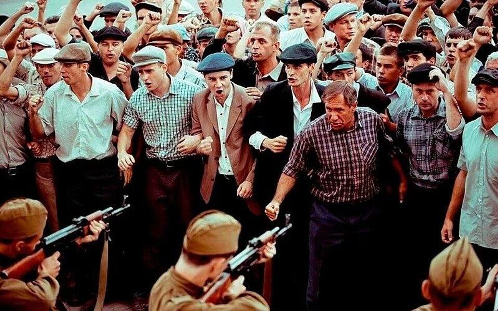 Дорогие товарищи! Кадр из фильма Дорогие товарищи! Кадр из фильма - РИА Новости, 1920, 26.05.2026