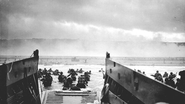 Американские десантники на Омаха-бич, 6 июня 1944 года
