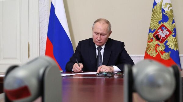 Путин поручил гарантировать бесперебойный доступ к важнейшим сервисам в интернете даже в дни ограничений