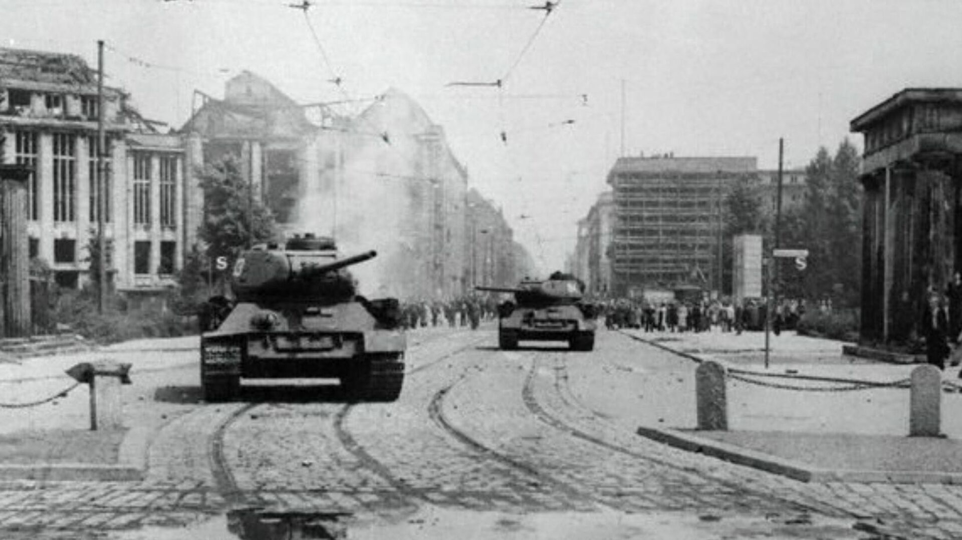 Мармеладный бунт в ГДР 1953 года Мармеладный бунт в ГДР 1953 года - РИА Новости, 1920, 17.06.2026