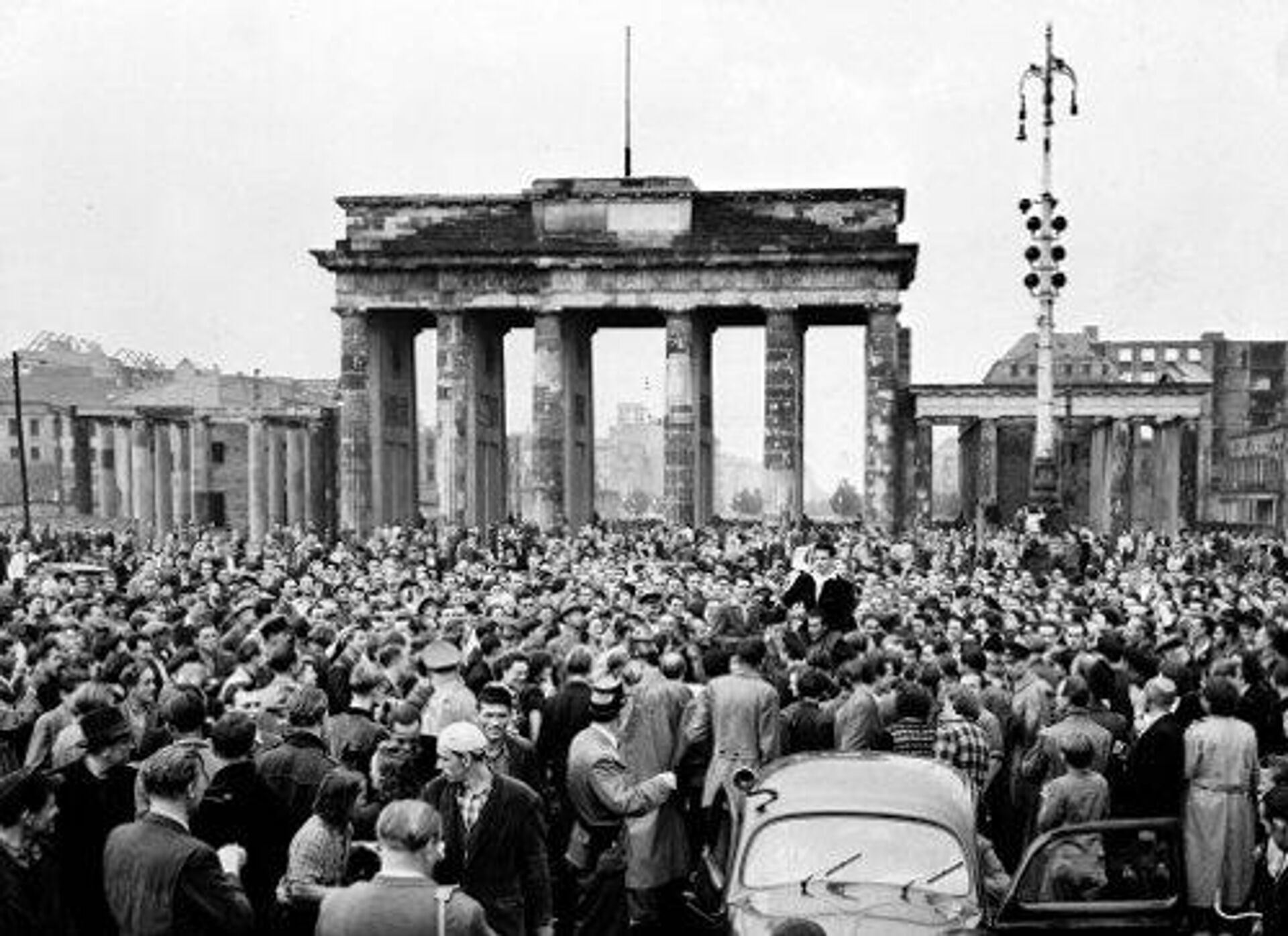 Митинг в Восточном Берлине, июнь 1953 года Митинг в Восточном Берлине, июнь 1953 года - РИА Новости, 1920, 04.06.2026