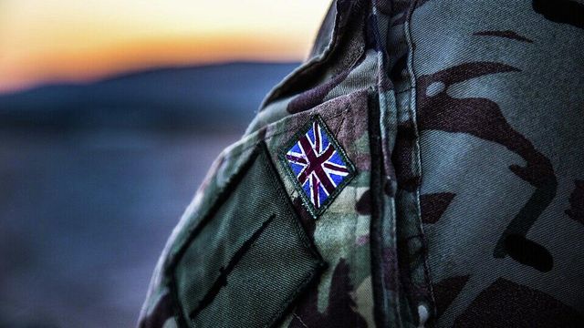© commons.wikimedia.org / Miks Uzans, Allied Joint Force Command Brunssum - / шеврон Великобритания Британия повышает ставки, обстрелы и налёты. Хроника событий на 13:00 14 июня
