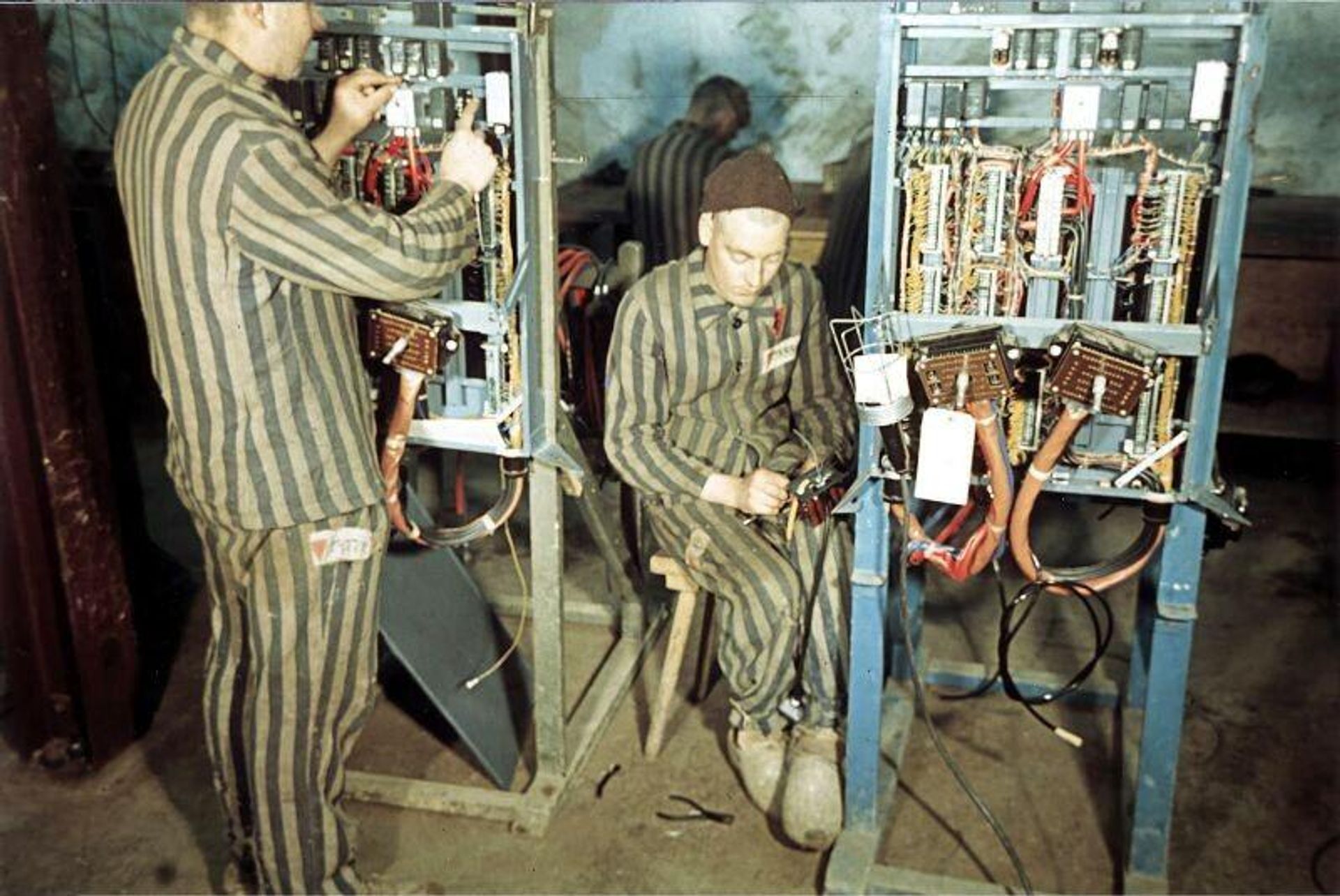 Заключённые концлагеря Дора на сборке ракет Фау-2 - РИА Новости, 1920, 20.06.2026