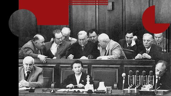 Президиум ЦК КПСС в июле 1956 года. Во втором и третьем ряду президиума: Семён Цвигун, Михаил Первухин, Георгий Жуков, Николай Булганин, Алексей Кириченко, Никита Хрущёв, Георгий Маленков, Климент Ворошилов, Вячеслав Молотов Президиум ЦК КПСС в июле 1956 года. Во втором и третьем ряду президиума: Семён Цвигун, Михаил Первухин, Георгий Жуков, Николай Булганин, Алексей Кириченко, Никита Хрущёв, Георгий Маленков, Климент Ворошилов, Вячеслав Молотов