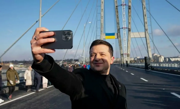 Зеленский на запорожском мосту