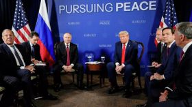 Президент РФ Владимир Путин и президент США Дональд Трамп во время встречи в Анкоридже, Аляска Президент РФ Владимир Путин и президент США Дональд Трамп во время встречи в Анкоридже, Аляска