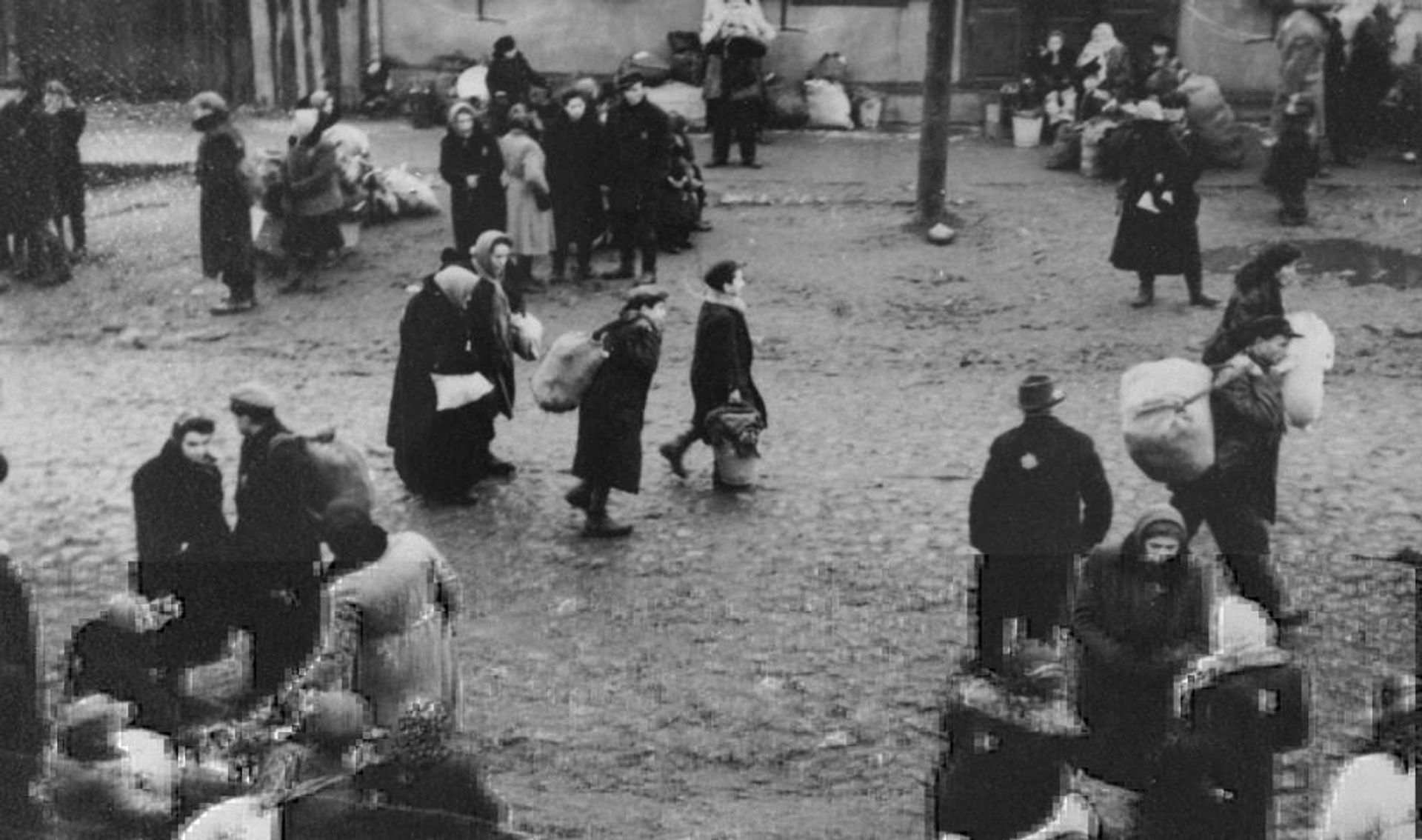 Эвакуация евреев из Кельце (кадр кинохроники) Эвакуация евреев из Кельце (кадр кинохроники) - РИА Новости, 1920, 30.06.2026