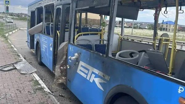 В результате атаки БПЛА на автобус в Таврово в Белгородской области пострадали 6 человек, в том числе 2 ребенка, — губернатор Шуваев