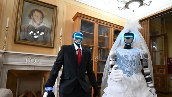 Церемония бракосочетания роботов в Москве Церемония бракосочетания роботов в Москве