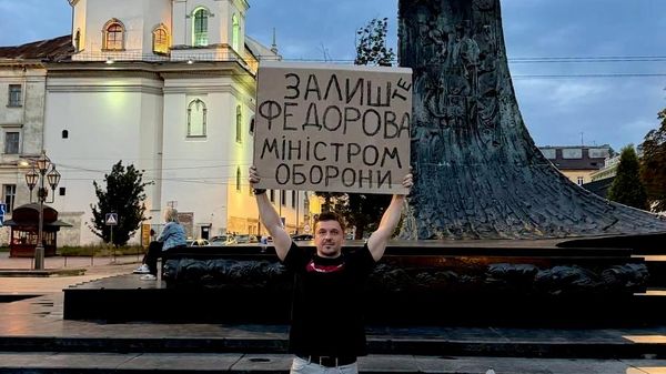 Украинцы уже призывают к новому мини-майдану из-за отставки министра обороны Фёдорова