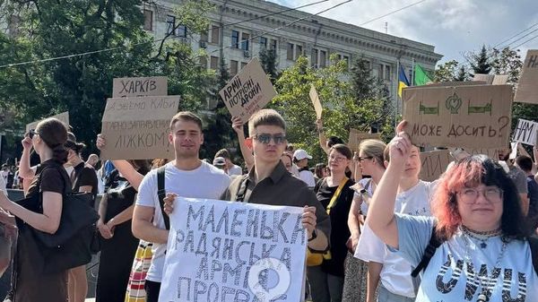 В Харькове и Одессе тоже нашлись безумные фанаты Фёдорова и так называемого «картонного майдана» В Харькове и Одессе тоже нашлись безумные фанаты Фёдорова и так называемого «картонного майдана»