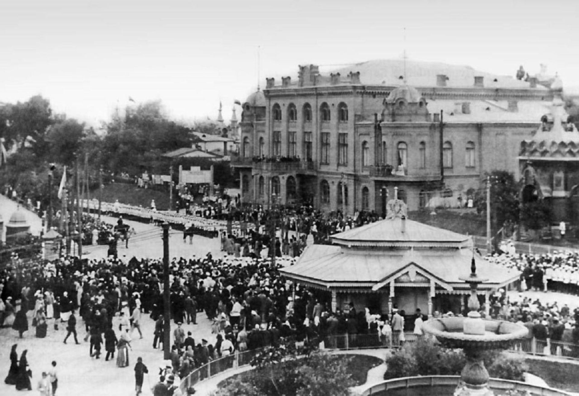 Здание Купеческого собрания в Киеве (сейчас Национальная филармония Украины), где проходил Всеукраинский национальный конгресс Здание Купеческого собрания в Киеве (сейчас Национальная филармония Украины), где проходил Всеукраинский национальный конгресс - РИА Новости, 1920, 16.07.2026