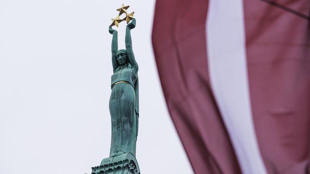 От курорта к плацдарму. Зачем Латвия покупает себе новую репутацию за 50 тысяч евро