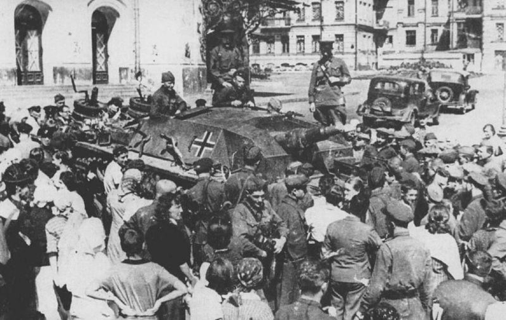 Трофейная немецкая САУ StuG III. Киев, август 1941 года  - РИА Новости, 1920, 02.08.2026