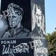 Чугуев: памятник Ленину снесли, постамент расписали портретами пособников гитлеровцев
