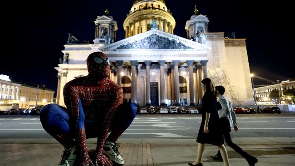 Акция фанатов Человека-паука в Санкт-Петербурге к выходу мировой премьеры Акция фанатов Человека-паука в Санкт-Петербурге к выходу мировой премьеры