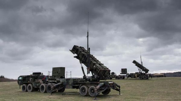 Американские зенитные ракетные комплексы Patriot Американские зенитные ракетные комплексы Patriot