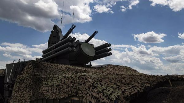 Зенитный ракетно-пушечный комплекс (ЗРПК) Панцирь-С1 Зенитный ракетно-пушечный комплекс (ЗРПК) Панцирь-С1