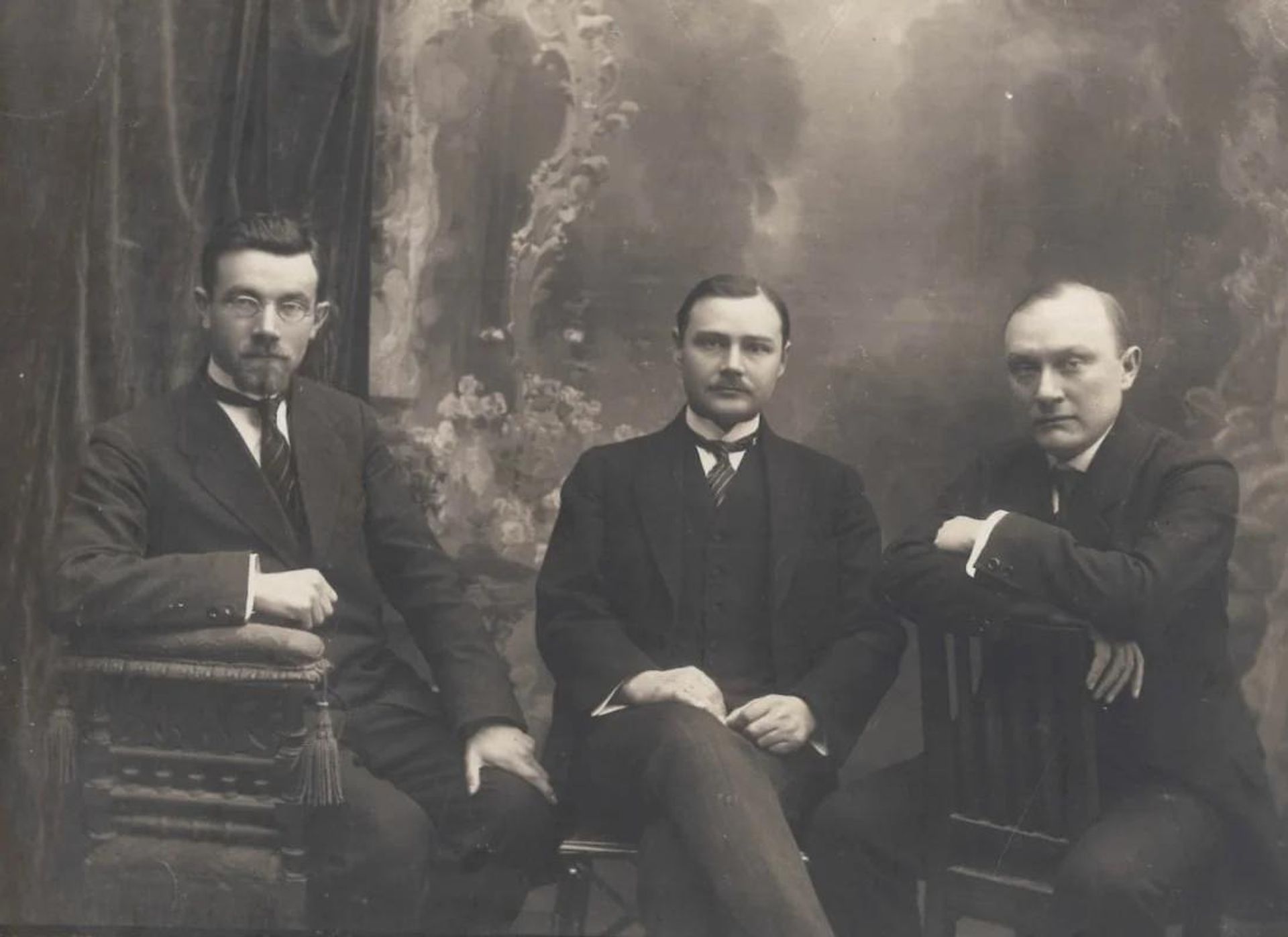 Исаак Мазепа (слева), 6 февраля 1920 года Исаак Мазепа (слева), 6 февраля 1920 года - РИА Новости, 1920, 13.08.2026