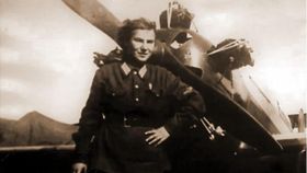 Лидия Литвяк - инструктор ОСОАВИХИМа. Довоенное фото Лидия Литвяк - инструктор ОСОАВИХИМа. Довоенное фото