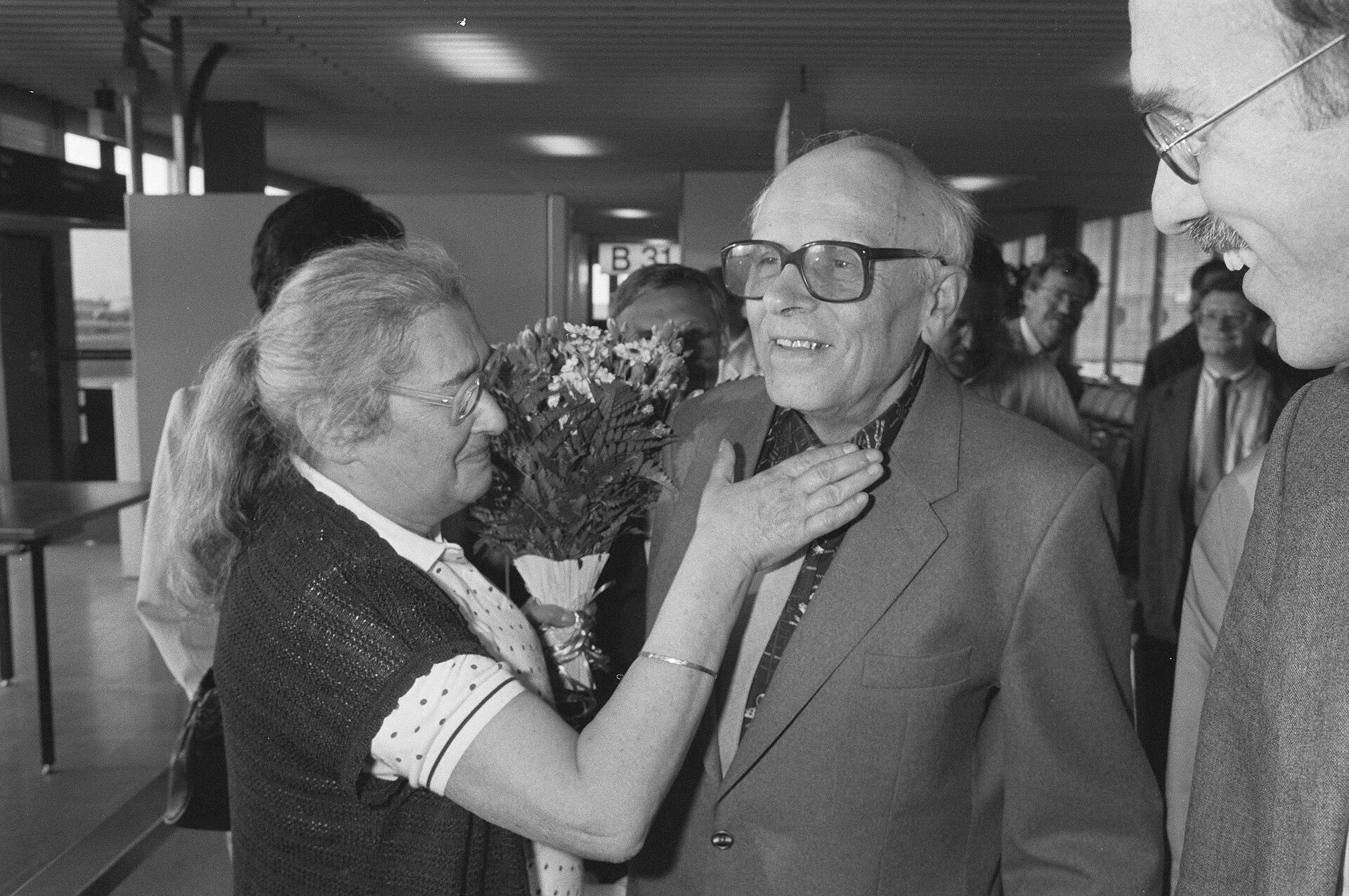 Елена Боннэр и Андрей Сахаров в Амстердаме, 15 июня 1989 года Елена Боннэр и Андрей Сахаров в Амстердаме, 15 июня 1989 года - РИА Новости, 1920, 20.08.2026